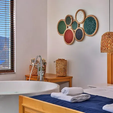 Seaview 3 Bedroom - 7452
