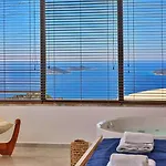 Seaview 3 Bedroom - 7452 Villa *