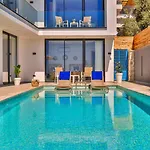 Seaview 3 Bedroom - 7452 Villa *